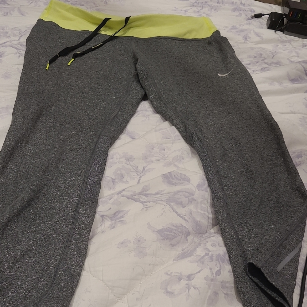 Nike Capris Apheltic Running Womens Size M